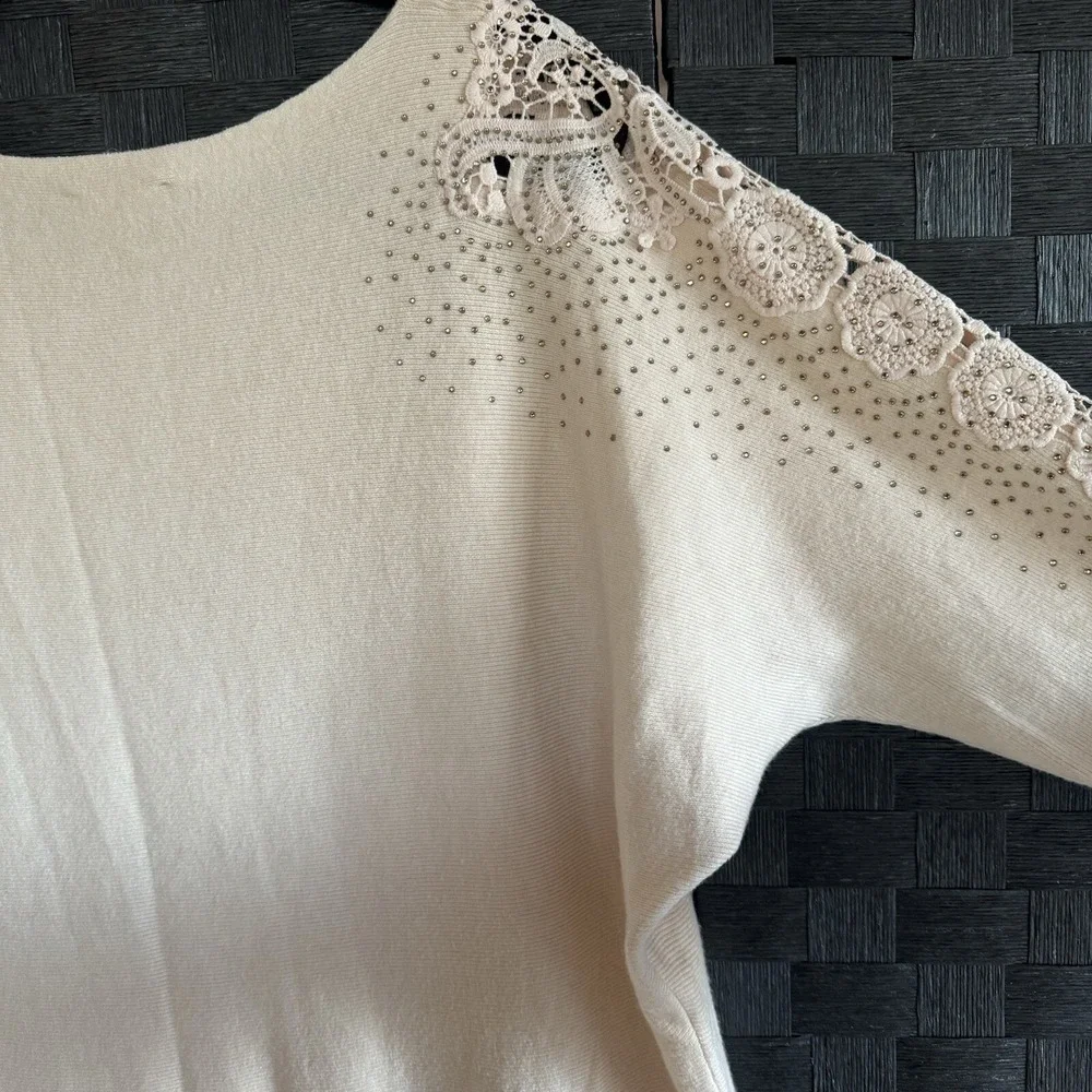 Siren Lily Women's Sweater Size 1X Beige Pullover Beaded Crochet